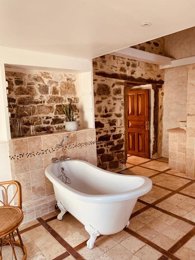 Le Domaine De Coat Rogan, La Chambre Du Tregor Ploezal Exterior photo