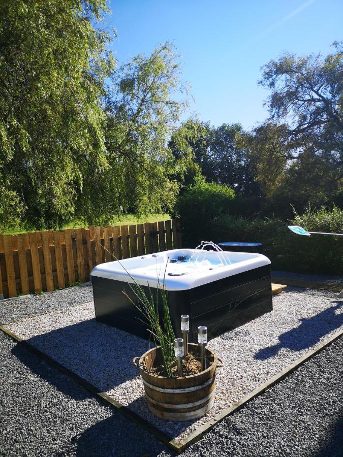 Le Domaine De Coat Rogan, La Chambre Du Tregor Ploezal Exterior photo